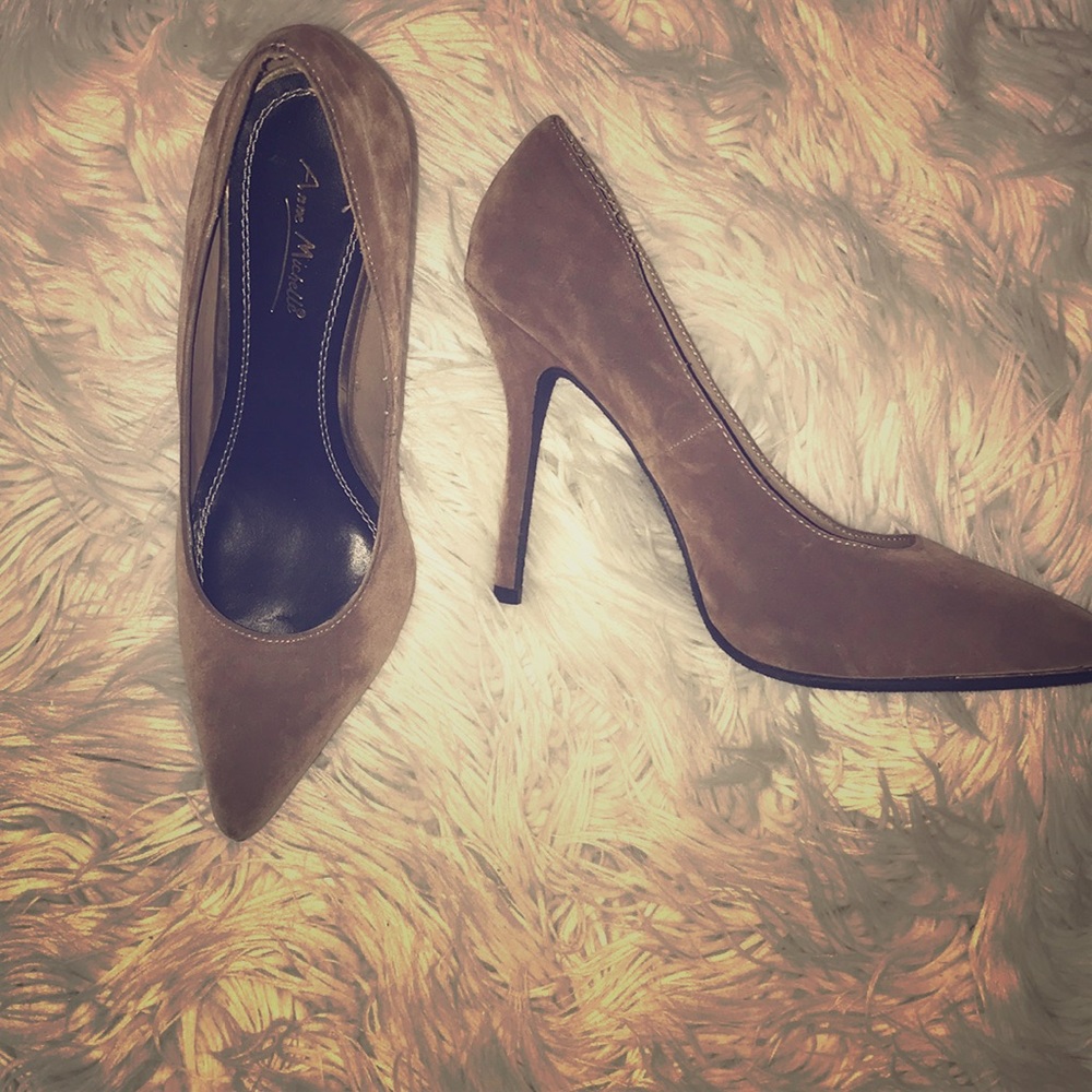 Faux suede pointed toe heels